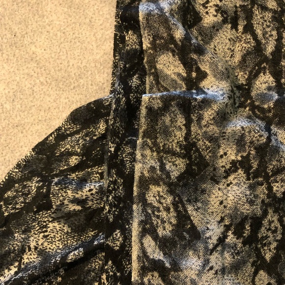 ⭐️Scarf - Picture 3 of 4